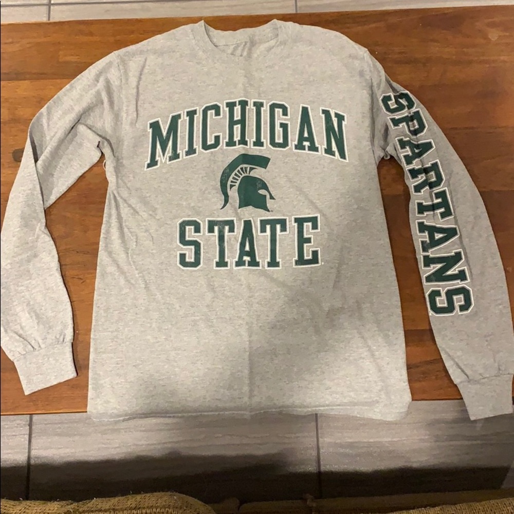 Long sleeve t-shirt